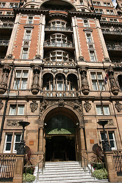 russel hotel entrance